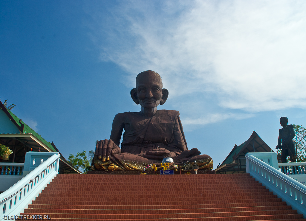 Храм Wat Na Yang   Великий Ушастик