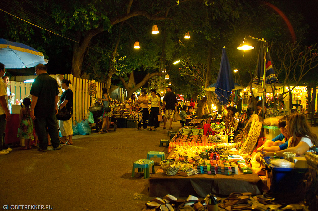 Сувенирный базар Cicada Market в Хуа Хине