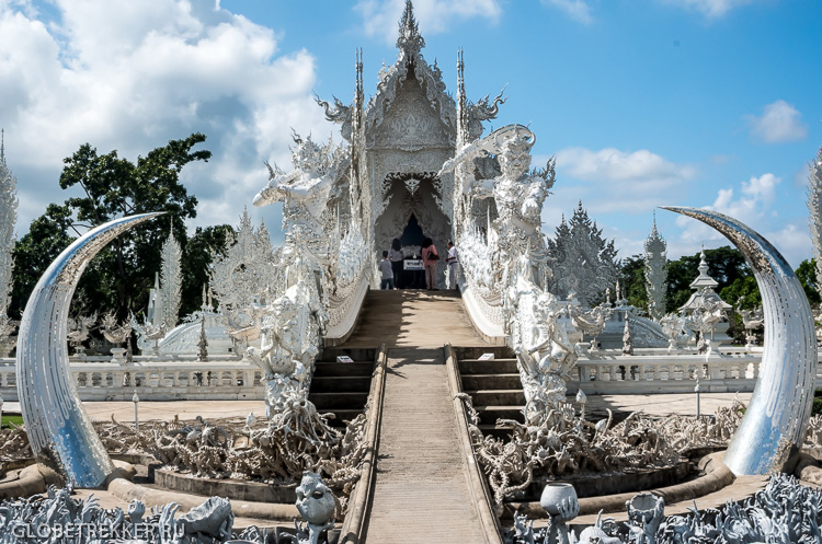 Белый Храм Wat Rong Khun в Чианг Рае - буддизм и современное искусство 27