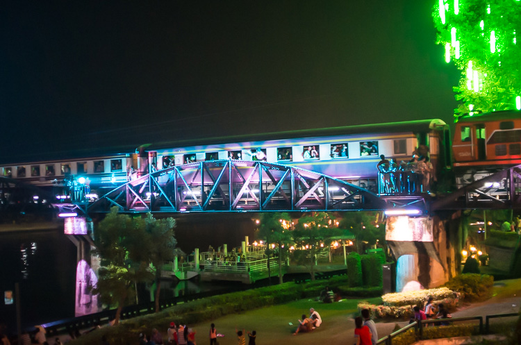 Фестиваль Моста через реку Квай в Канчанабури